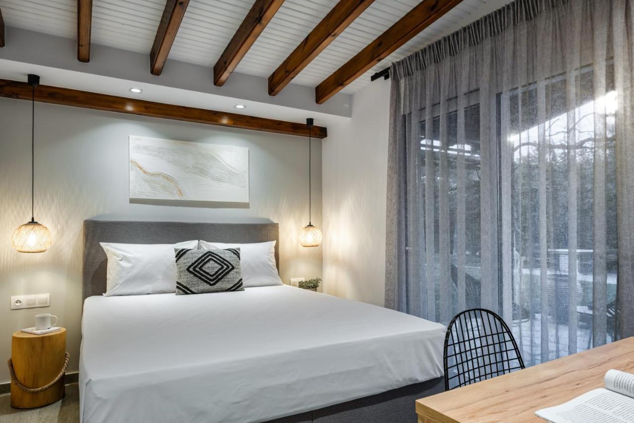 Coel Luxury Suites By Rentalspro Services - Potidea Halkidiki Неа-Потидеа Экстерьер фото