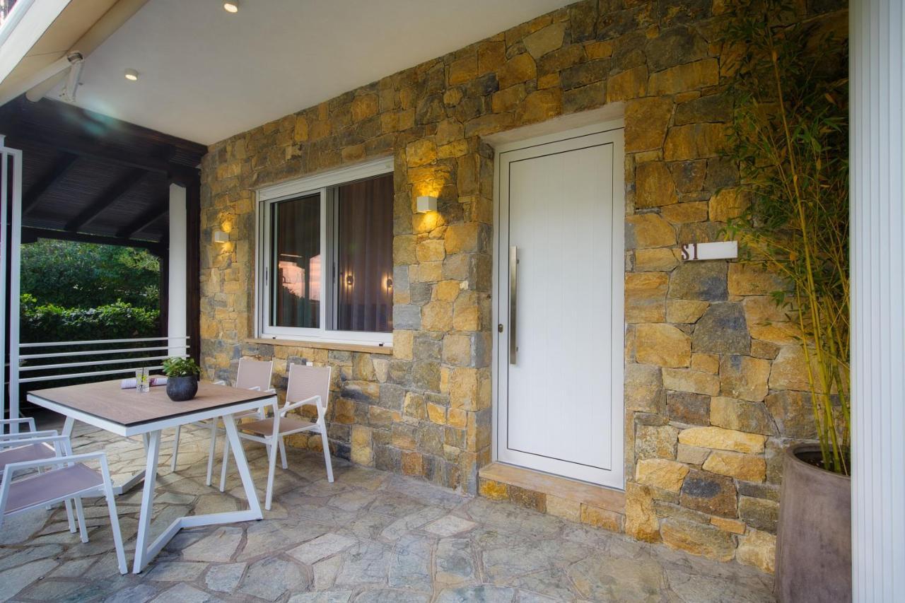 Coel Luxury Suites By Rentalspro Services - Potidea Halkidiki Неа-Потидеа Экстерьер фото